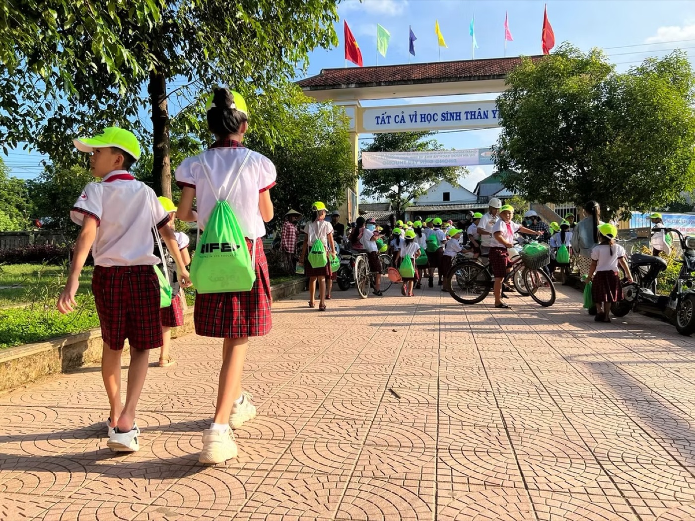 CIFE students in Vietnam